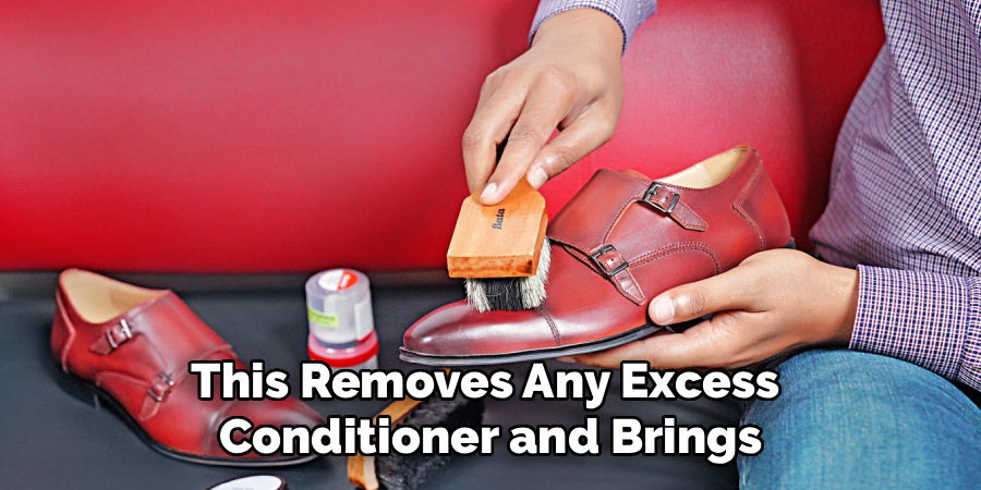 This Removes Any Excess
Conditioner and Brings