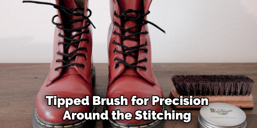 Tipped Brush for Precision 
Around the Stitching 